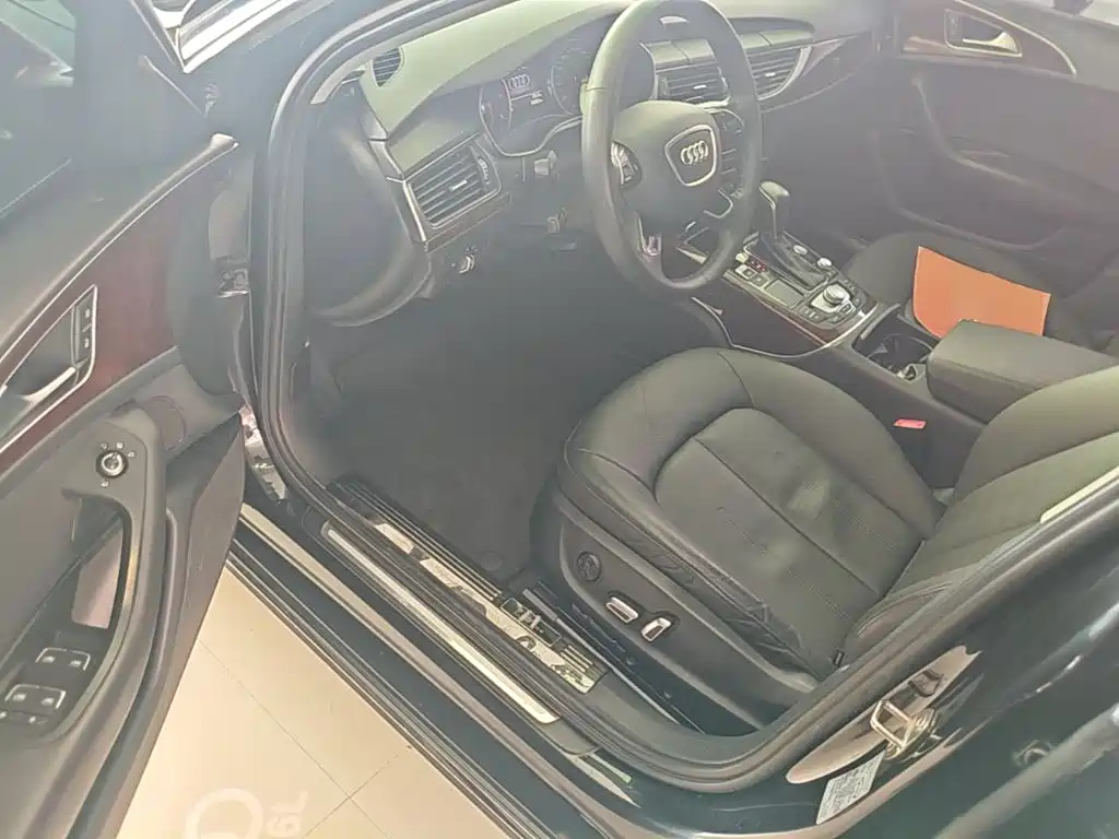 Фото 16 - Audi A6L