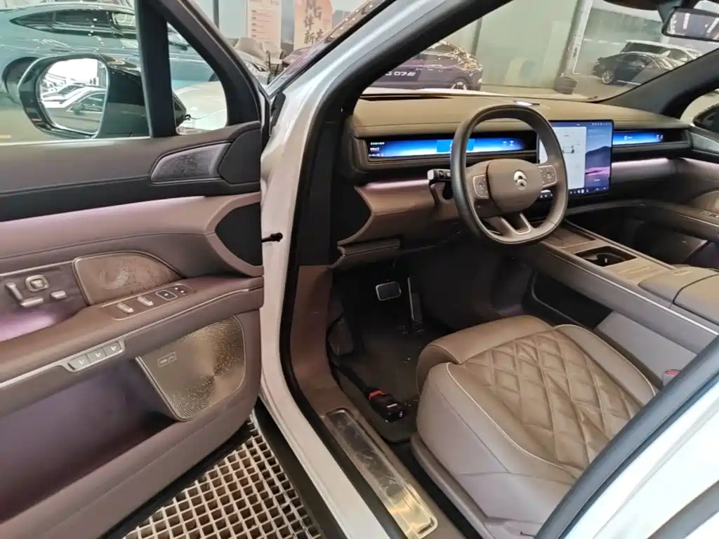 NIO ES8 2026 2025 Model 6-Seat Executive Luxury Edition