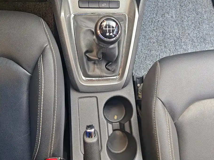 Roewe RX3 2018 2018 1.6L Manual Flagship