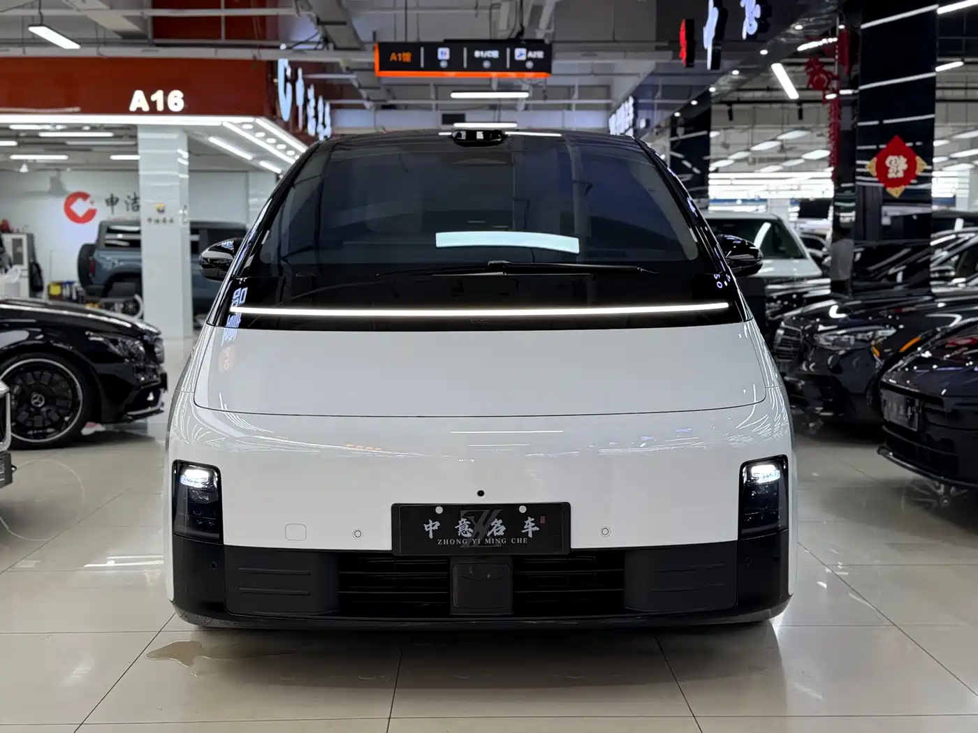 Li Auto MEGA 2025