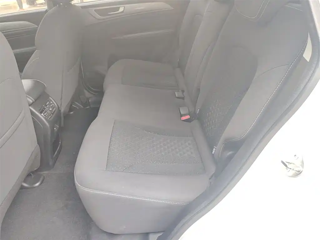 Haval M6 2021 PLUS 1.5T DCT Elite Smart Connect фото 17