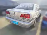 Photo 2 - Volkswagen Jetta
