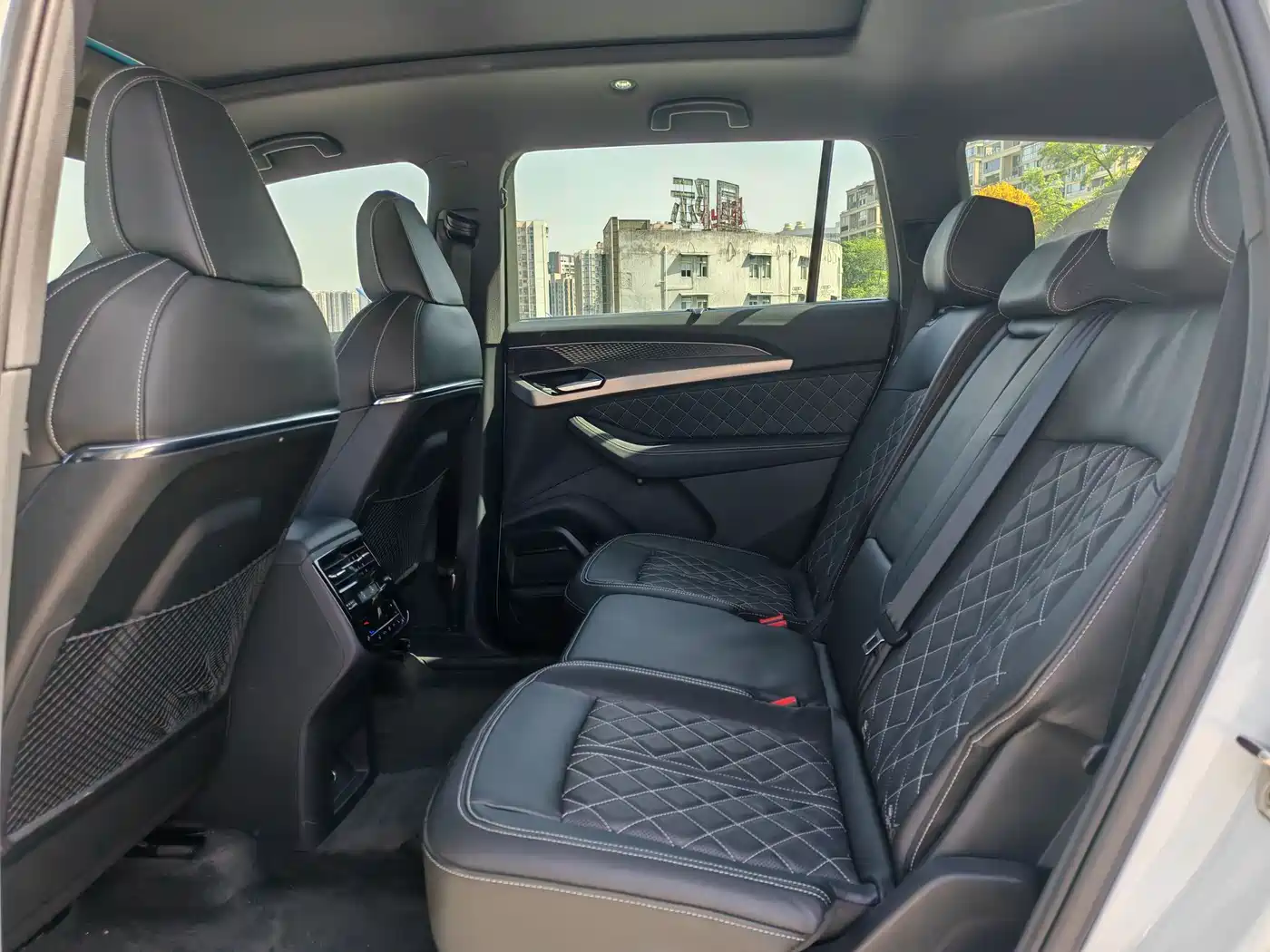 AUDI Q6