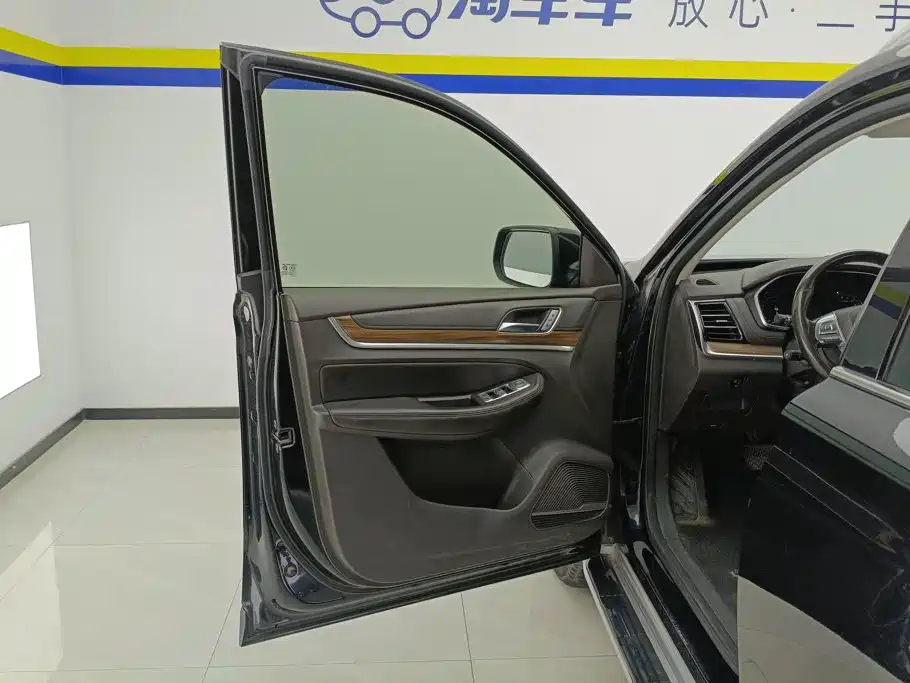 Roewe RX8 2018 2018 30T Smart Internet AWD Flagship Edition