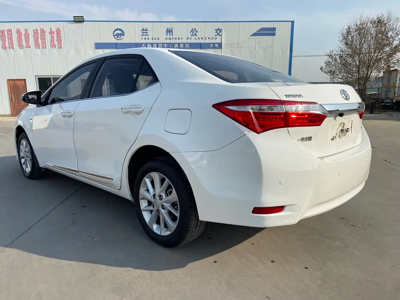 Toyota Corolla 2014 1.6L CVT GL-i Leather Edition фото 8