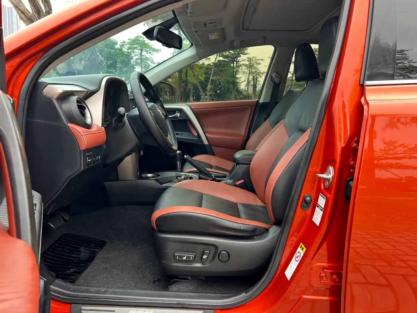 Toyota RAV4 Rongfang 2013 2.5L Automatic 4WD Premium Edition фото 9