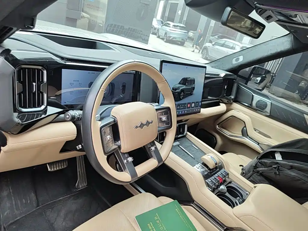 Fang Cheng Bao Leopard 8 2024 2025 Zhiyong Flagship 7-Seater
