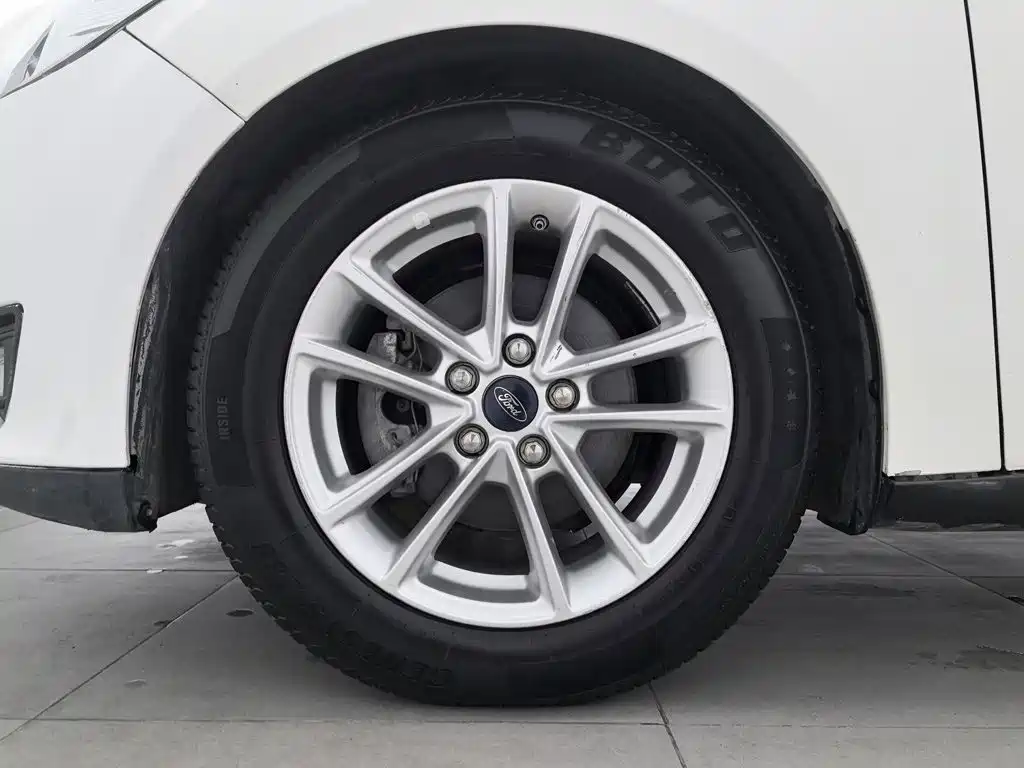 Photo 17 - Ford Focus