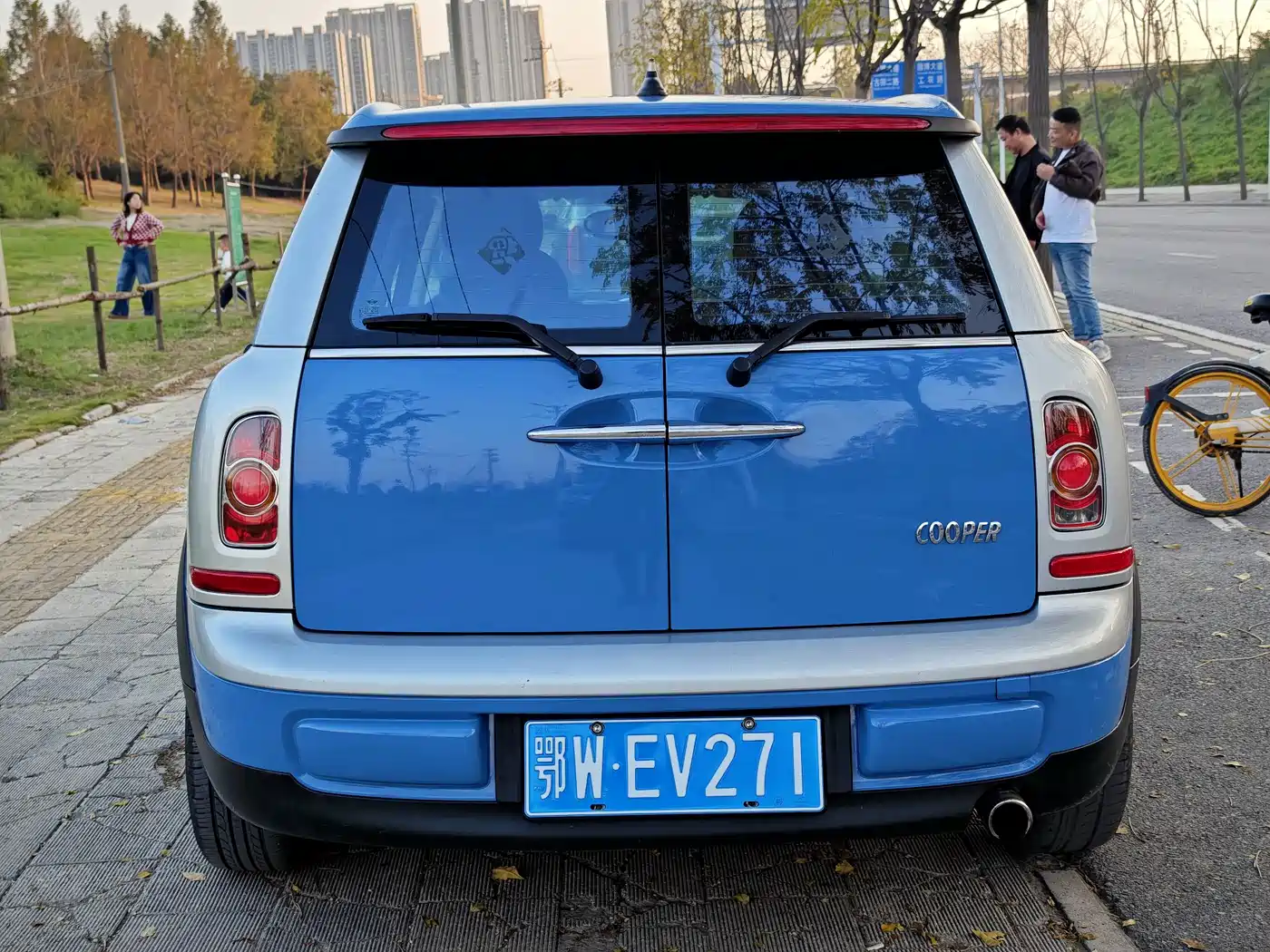 MINI CLUBMAN 2013 2011 1.6L ONE