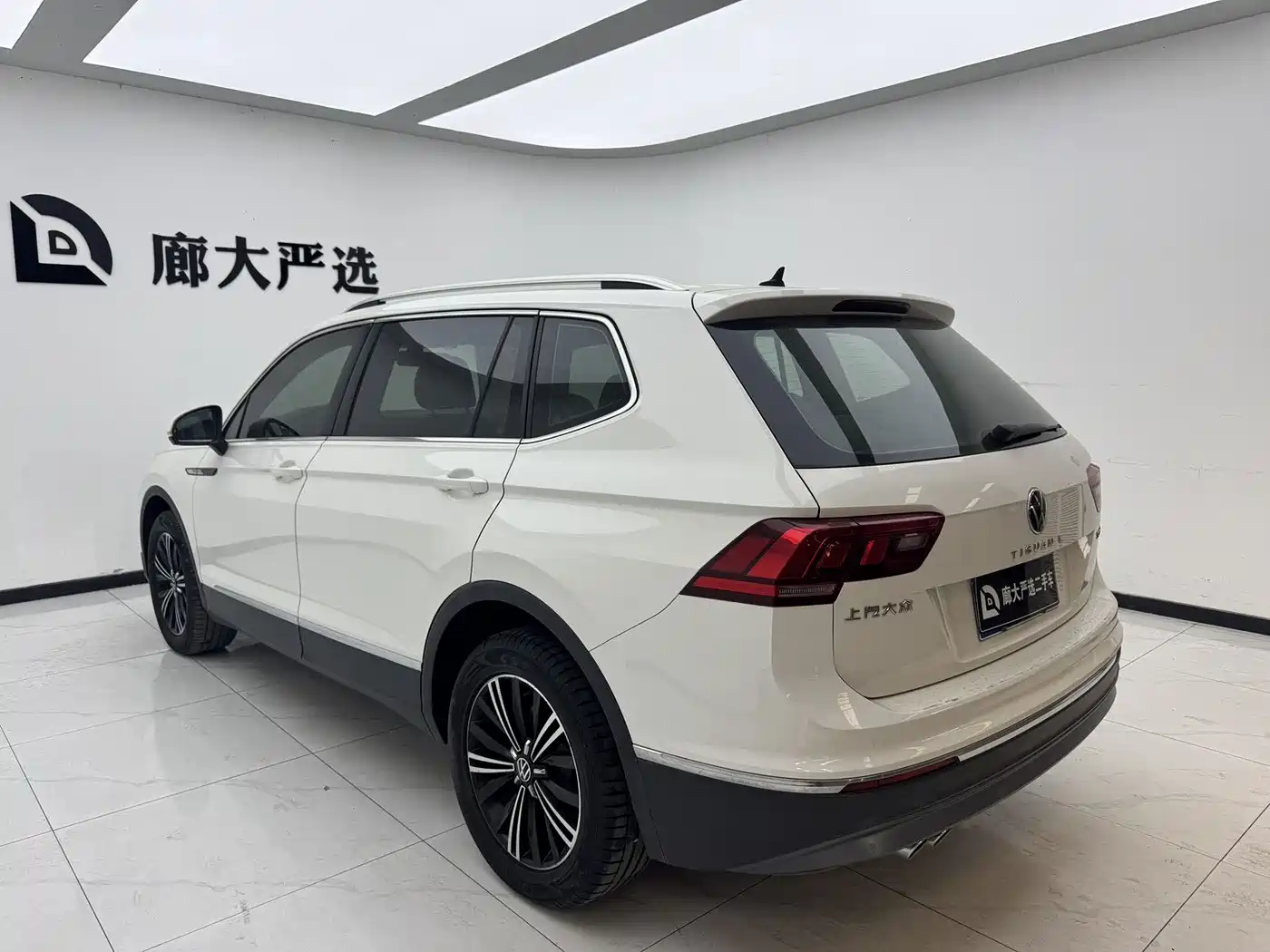 Volkswagen Tiguan L 2021 330TSI Automatic 2WD Smart фото 14