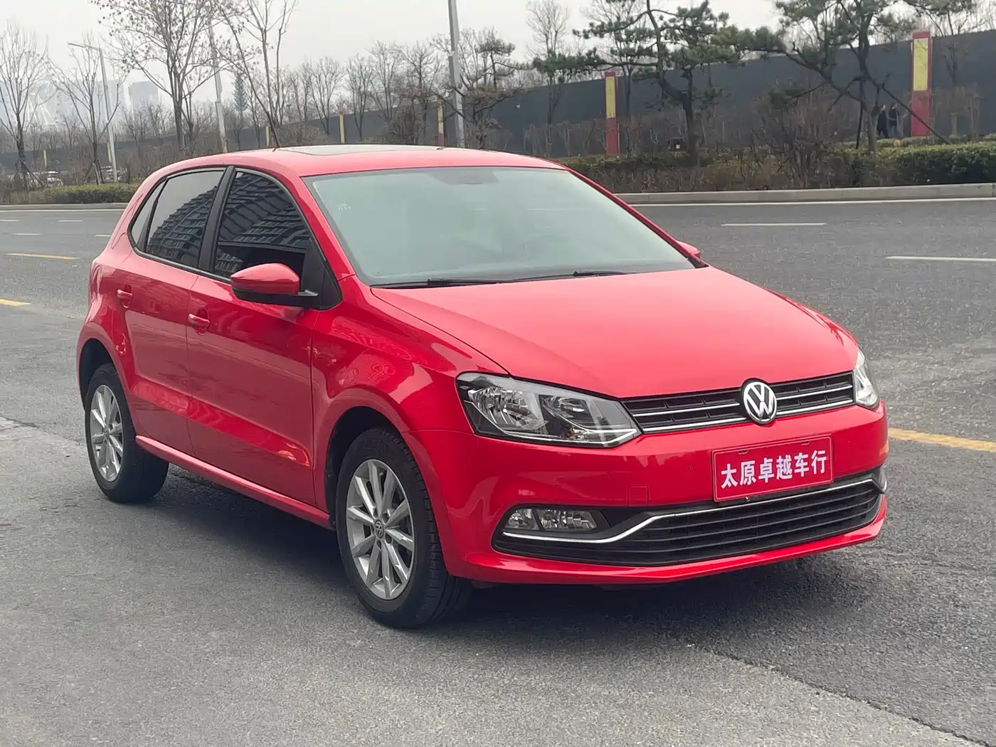 Volkswagen Polo 2016 1.6L Automatic Luxury фото 3