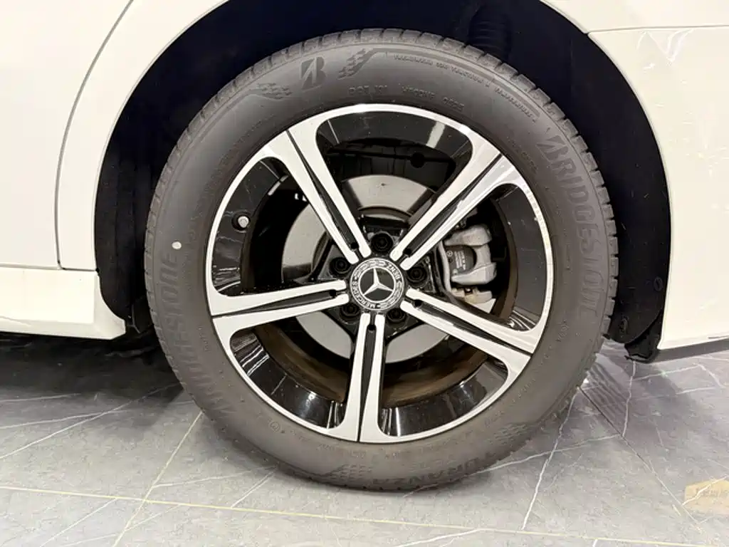 Mercedes-Benz A-Class 2025 2024 Facelift A 200 L Fashion