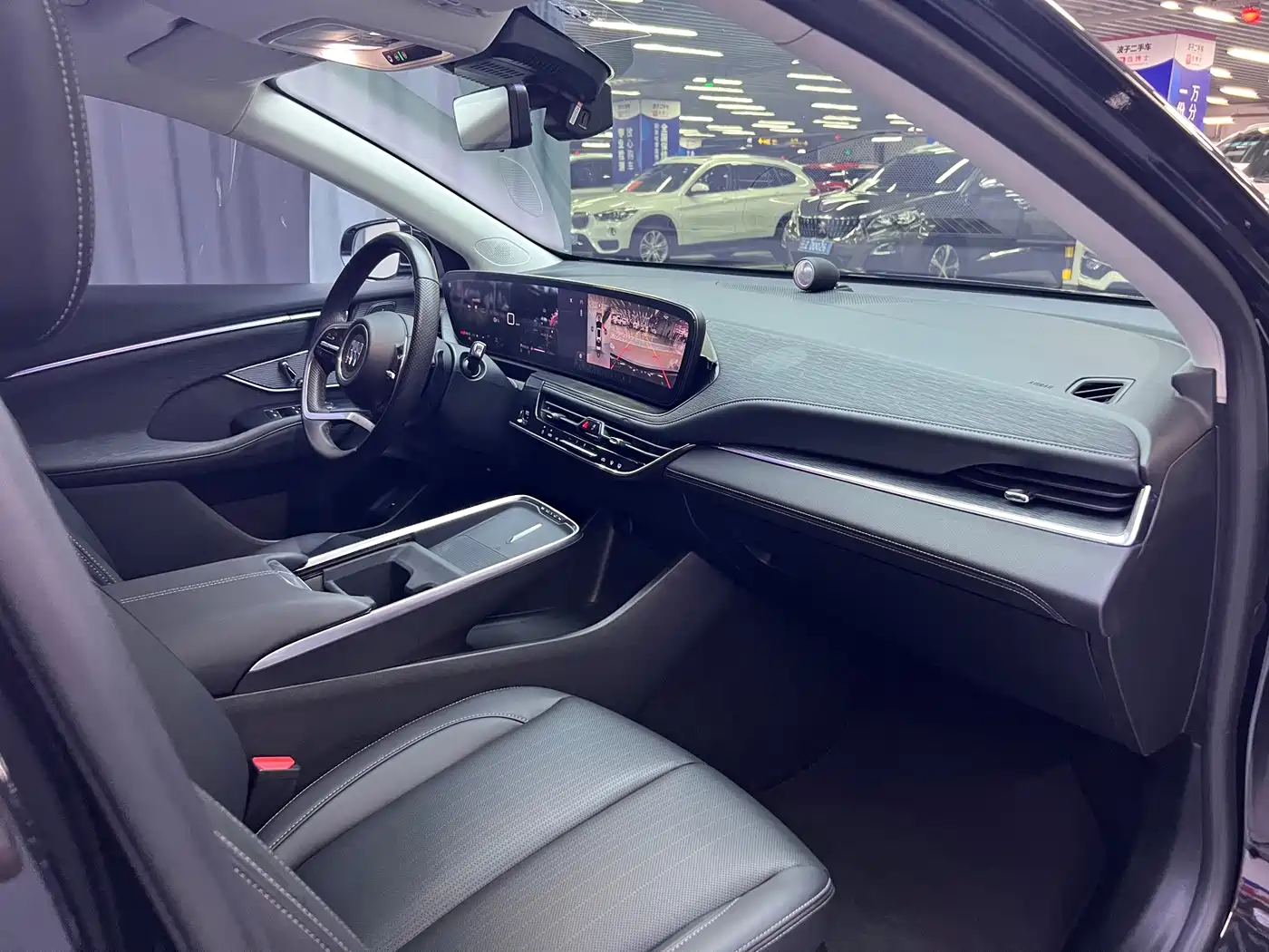 Buick LaCrosse 2024 2025 Model 28T Platinum Edition