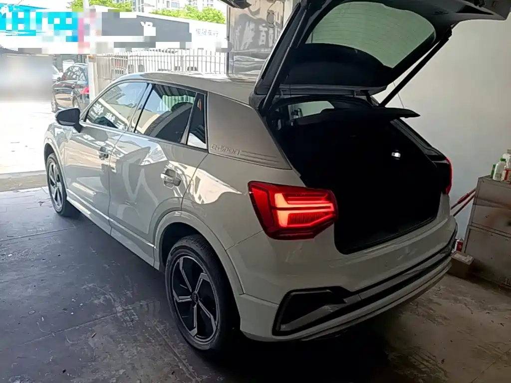 2022 Audi Q2L e-tron