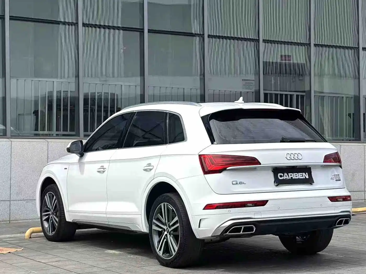 Фото 11 - Audi Q5L