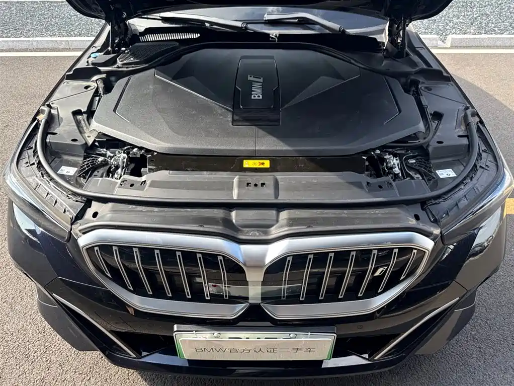 BMW I5