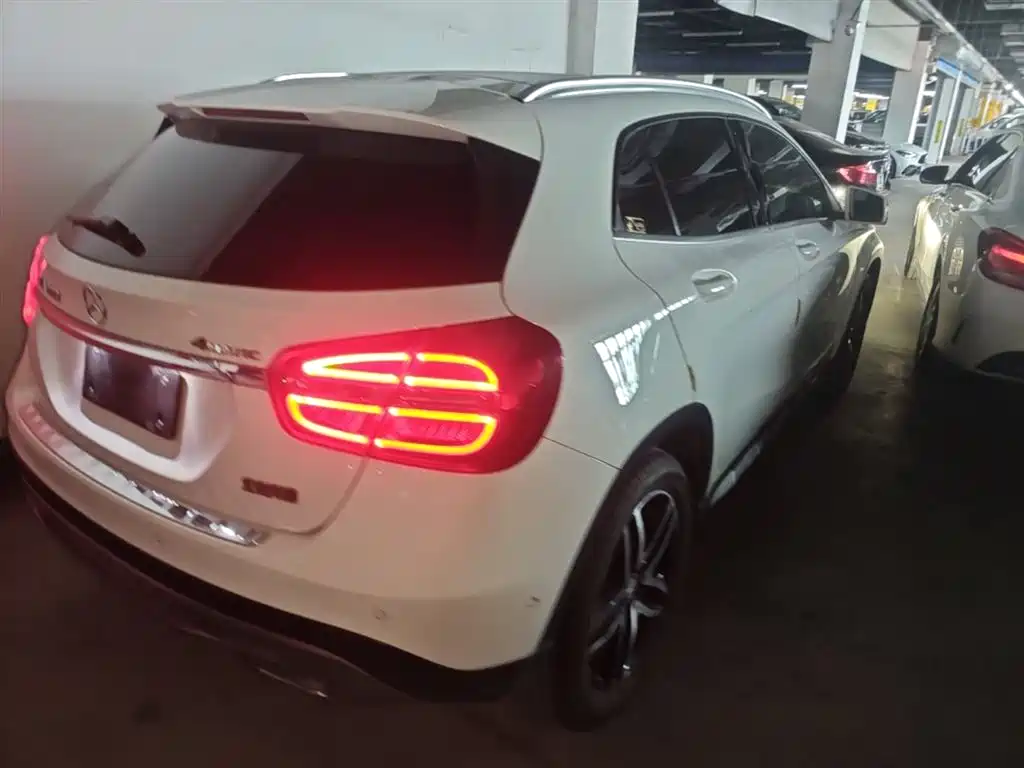Mercedes-Benz GLA 2016 GLA 220 4MATIC Fashion фото 7