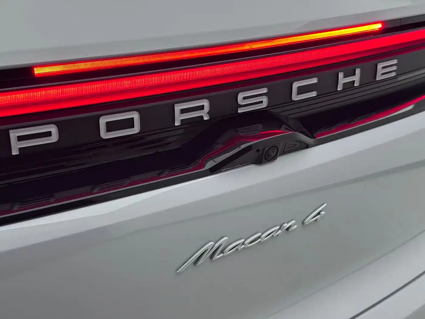 PORSCHE MACAN NEW ENERGY