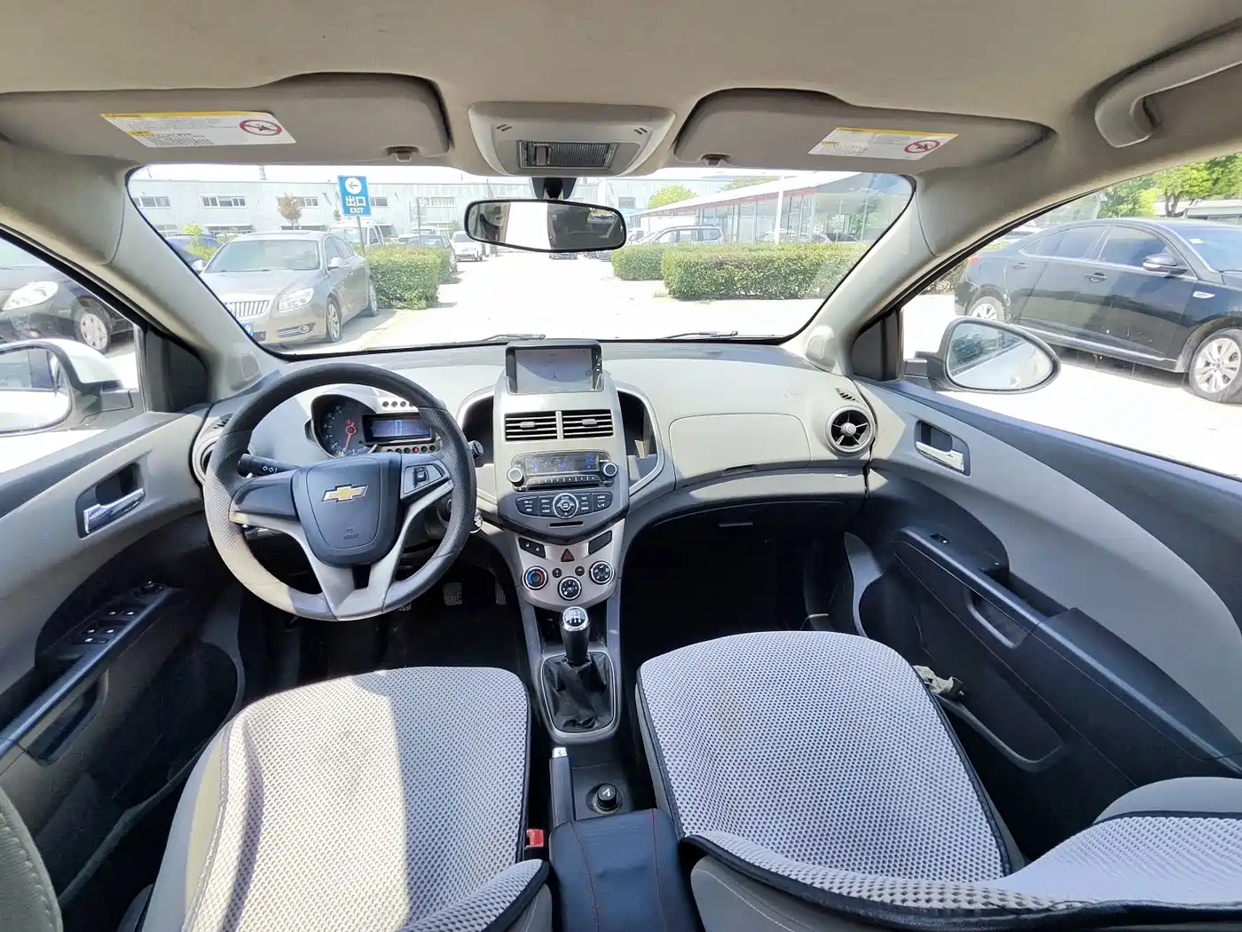 Chevrolet Aveo 2014 2014 Sedan 1.4SE MT Joy Edition