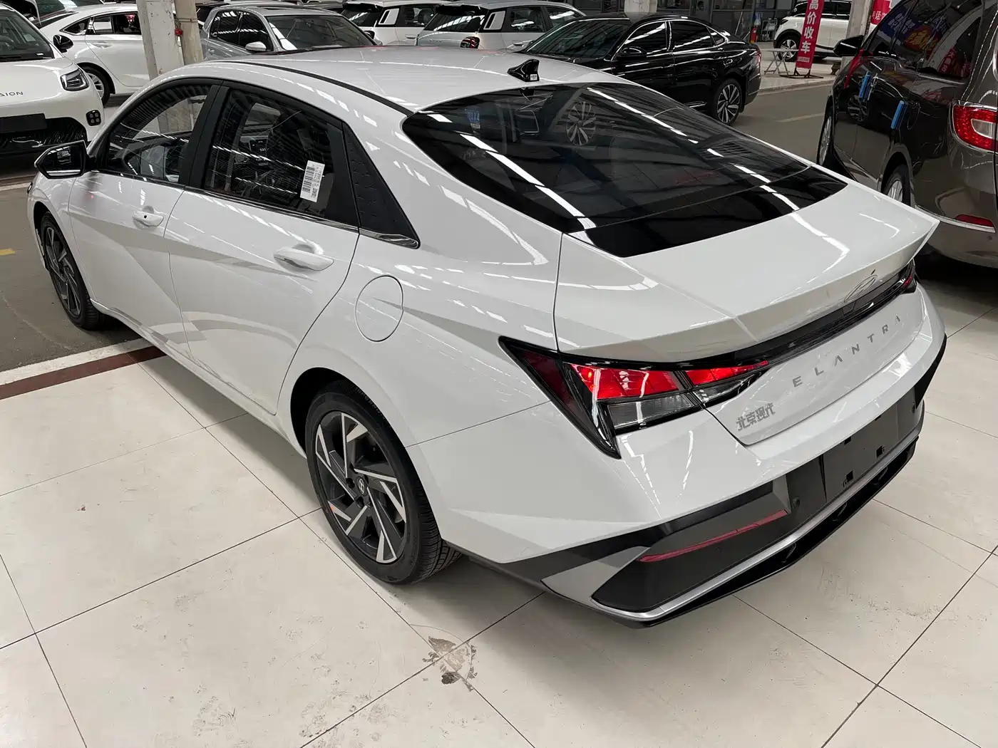 Hyundai Elantra 2023 1.5L CVT GLX Elite Edition фото 13