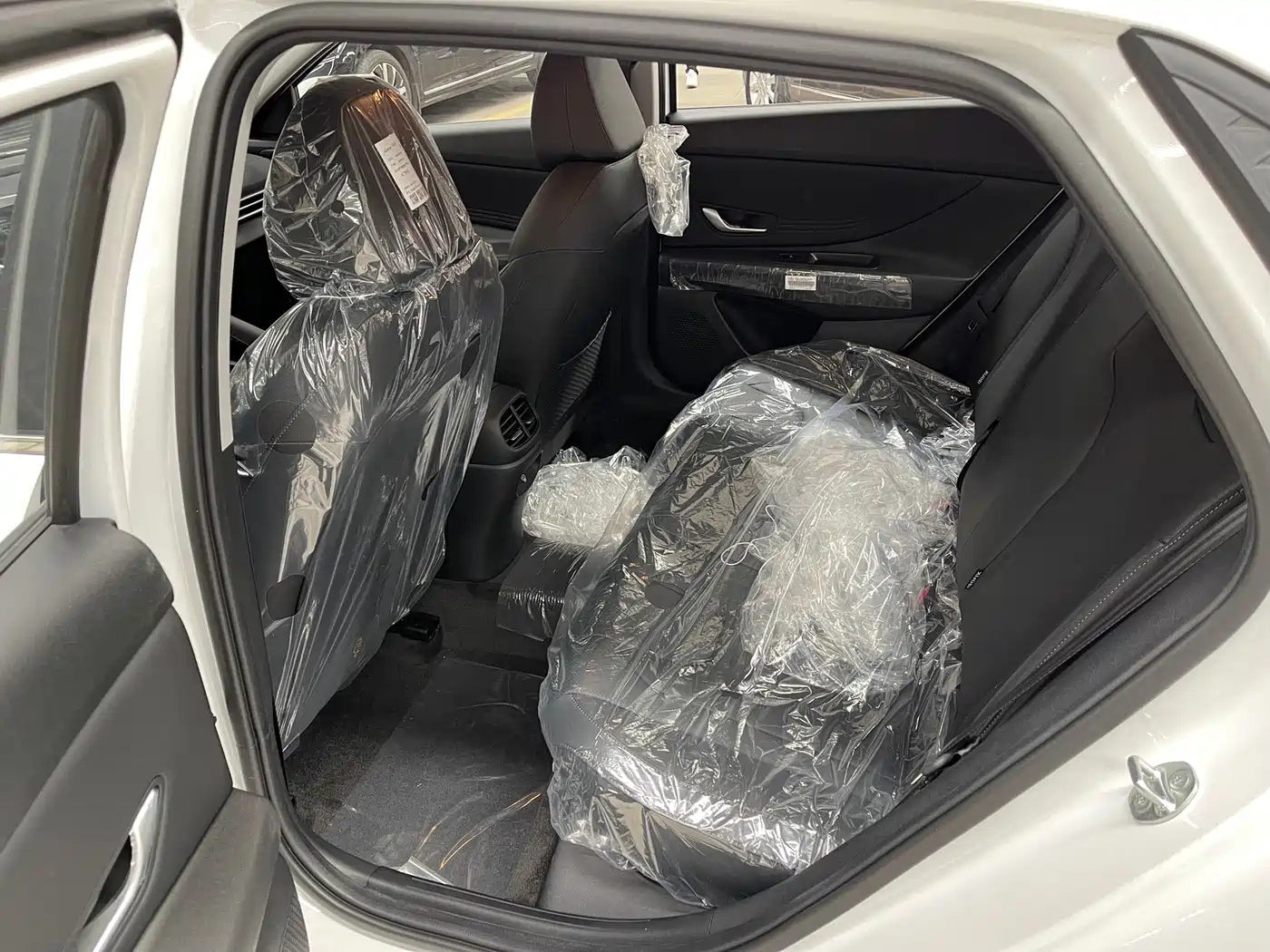 Hyundai Elantra 2023 1.5L CVT GLX Elite Edition фото 11