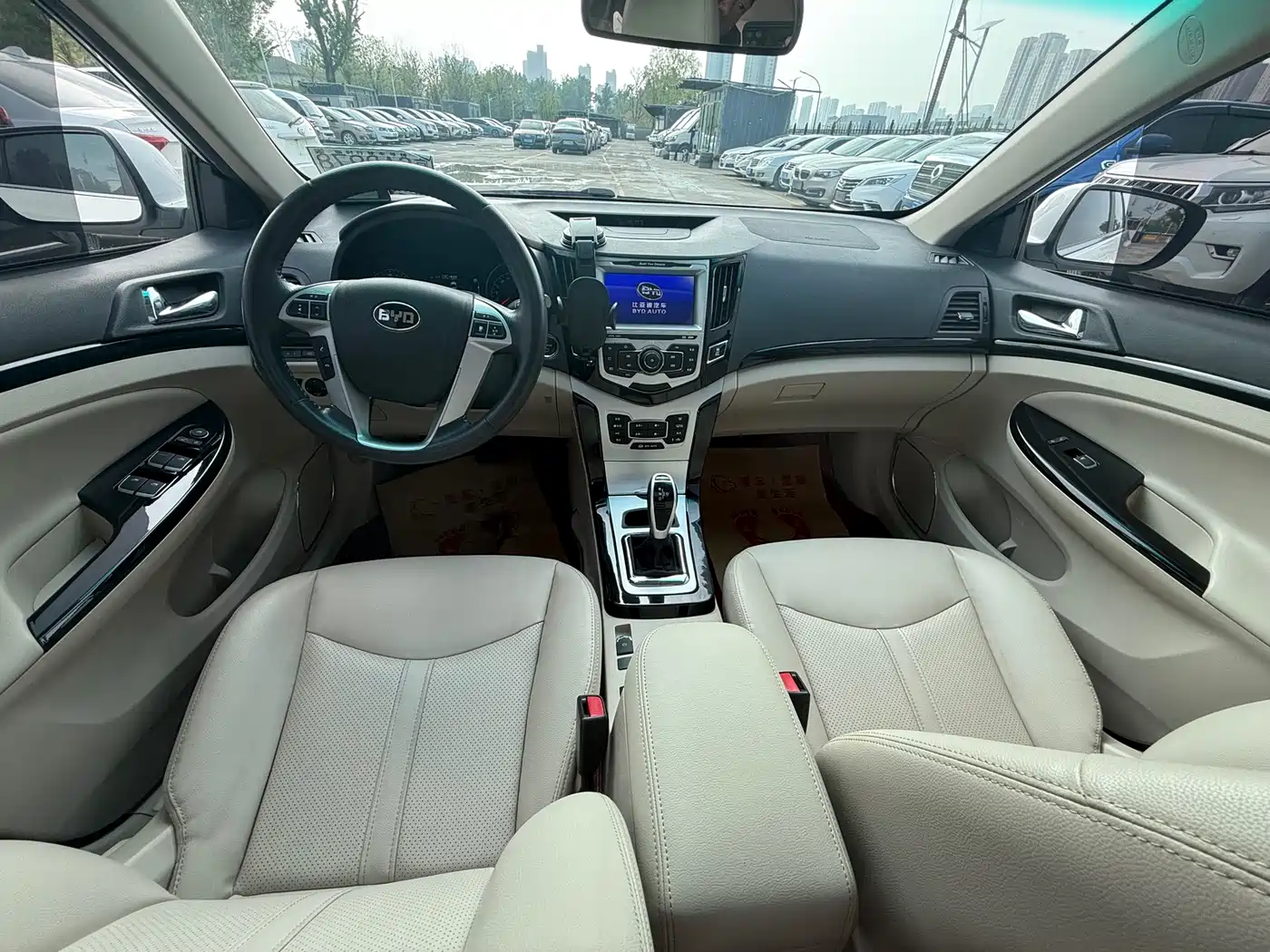 BYD E5