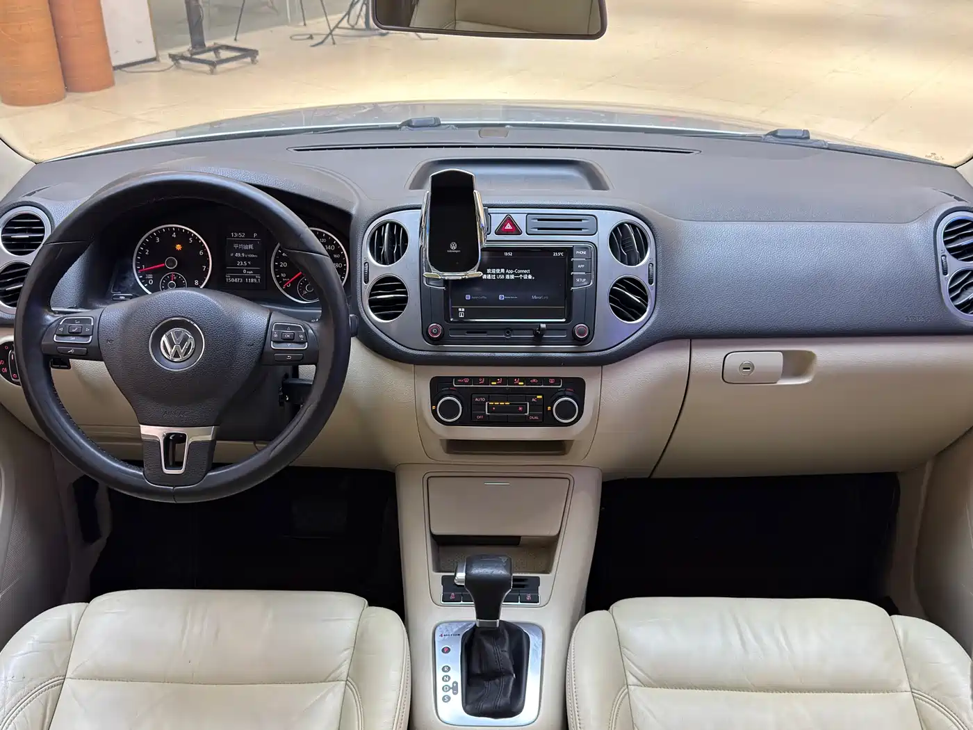 Volkswagen Tiguan 2010 2.0TSI Automatic 4WD Elite фото 7