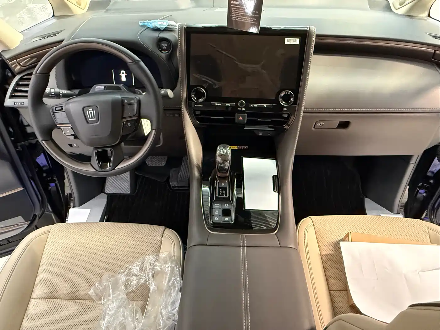 Toyota Vellfire 2025 Crown Hybrid 2.5L Ink Gold Executive Edition фото 16