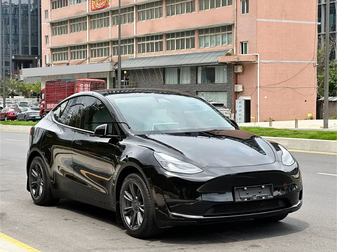 TESLA MODEL Y