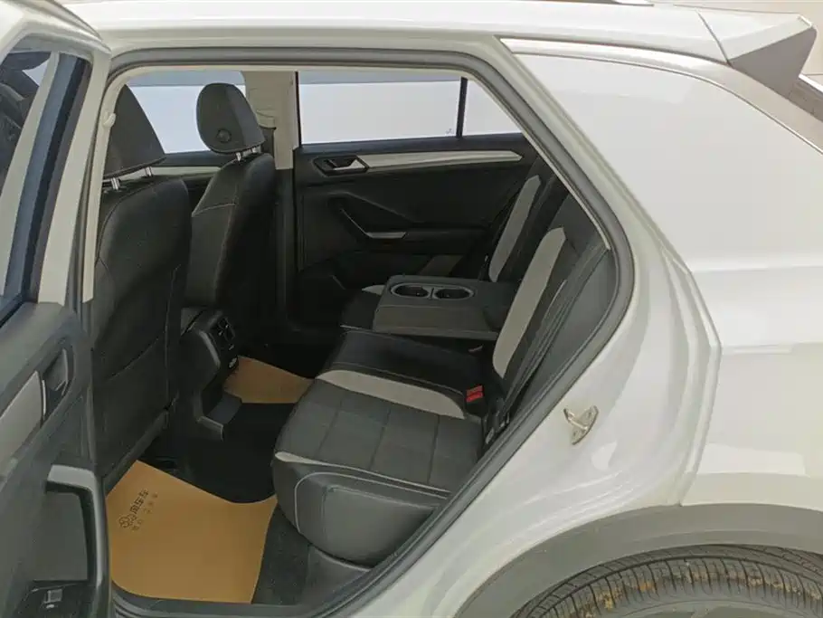 VOLKSWAGEN T ROC EXPLORING SONGS