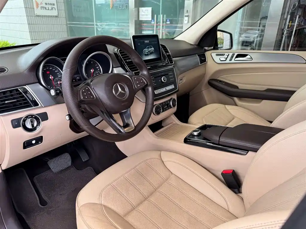 Mercedes-Benz GLE 2016 GLE 400 4MATIC фото 4
