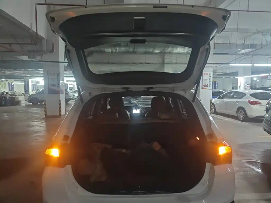 Zhonghua V5 2016 2016 1.5T Automatic 2WD Smart