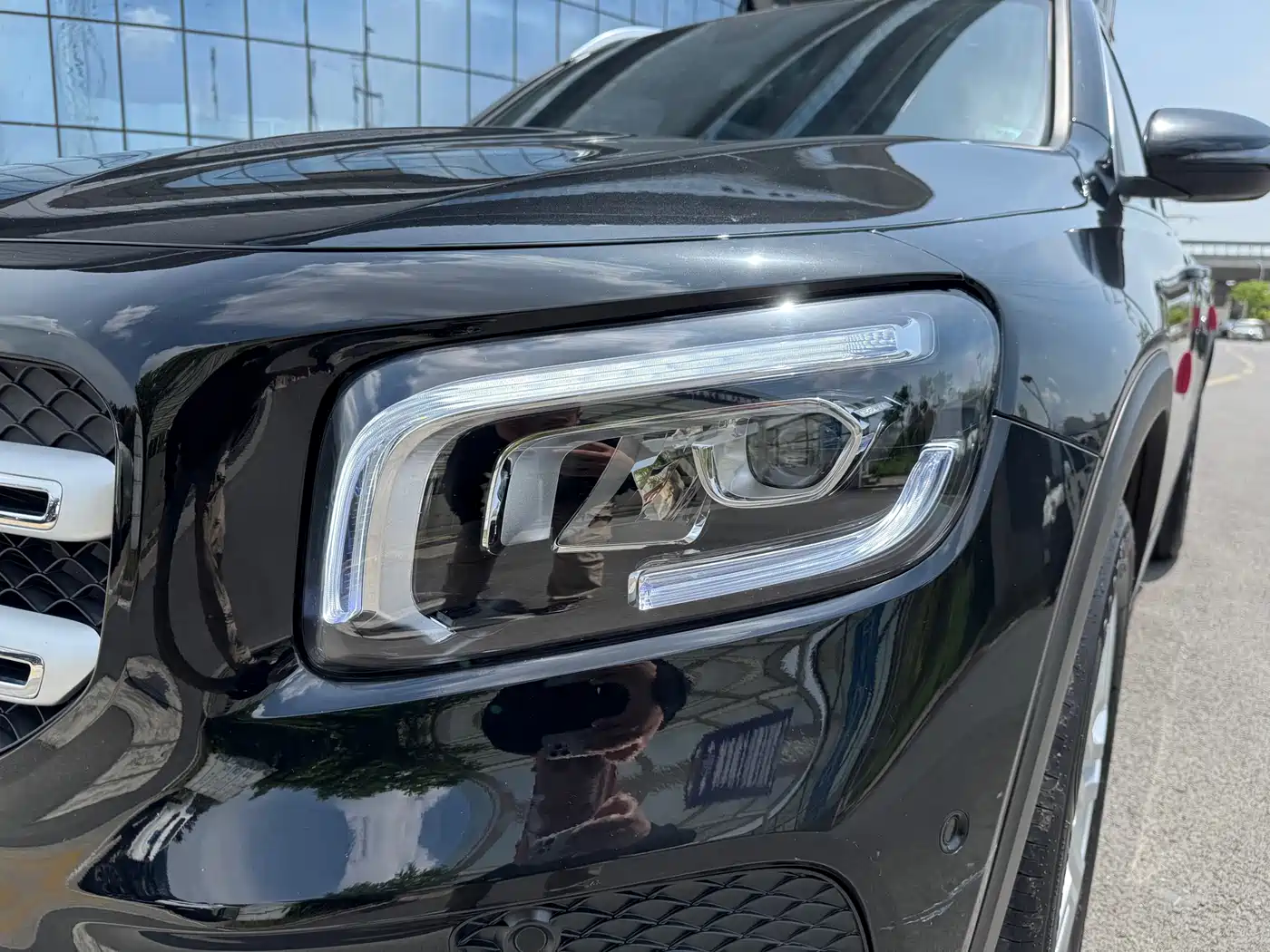 MERCEDES-BENZ GLB