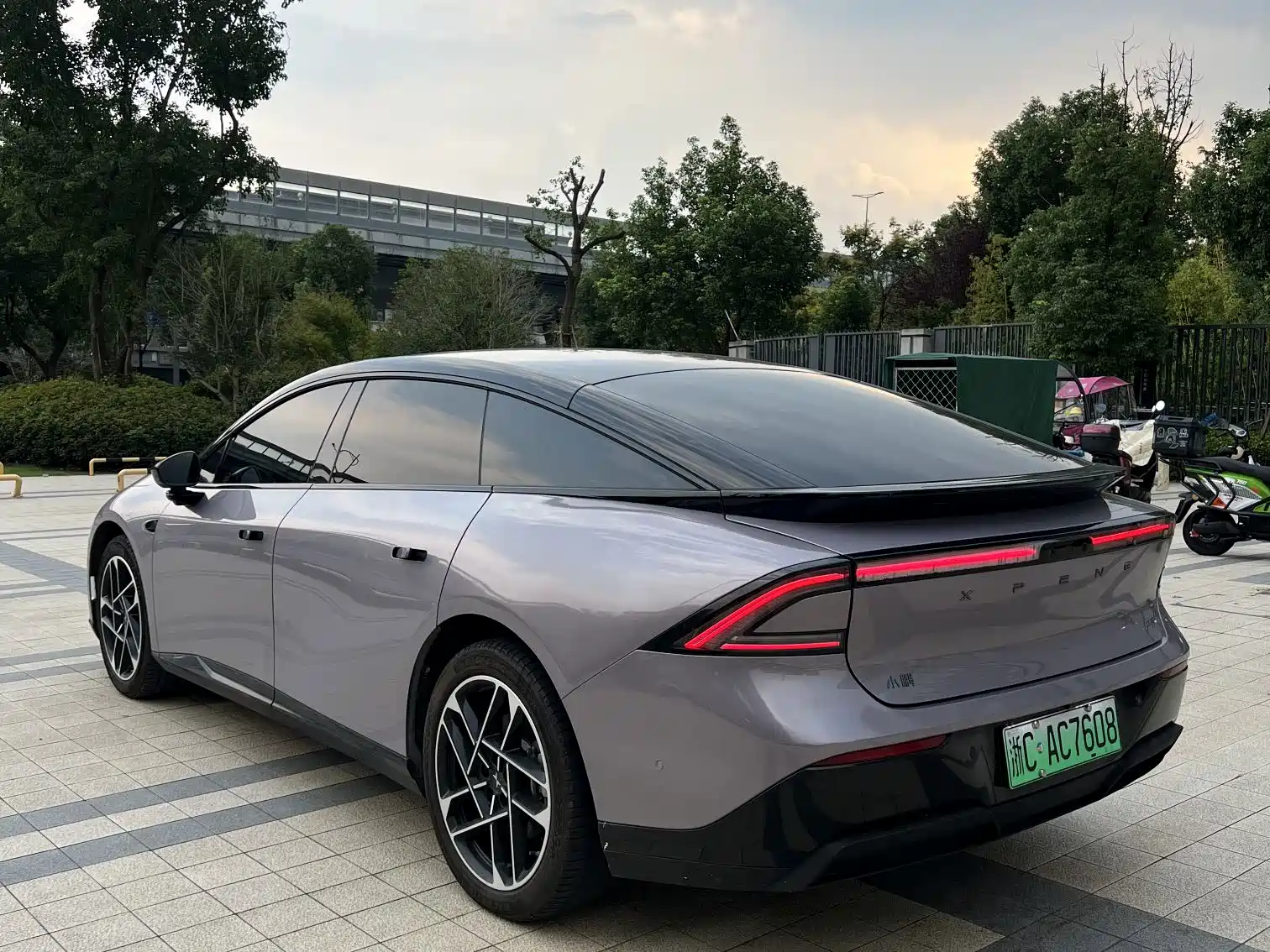 Фото 4 - XPeng P7+