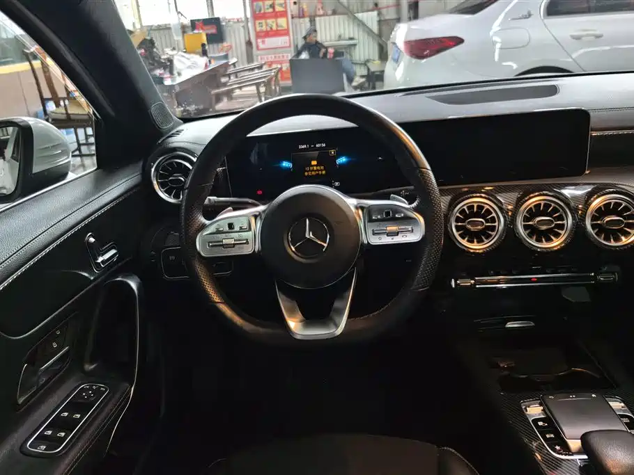 Mercedes-Benz A-Class 2019 A 200 L Sport Sedan фото 15