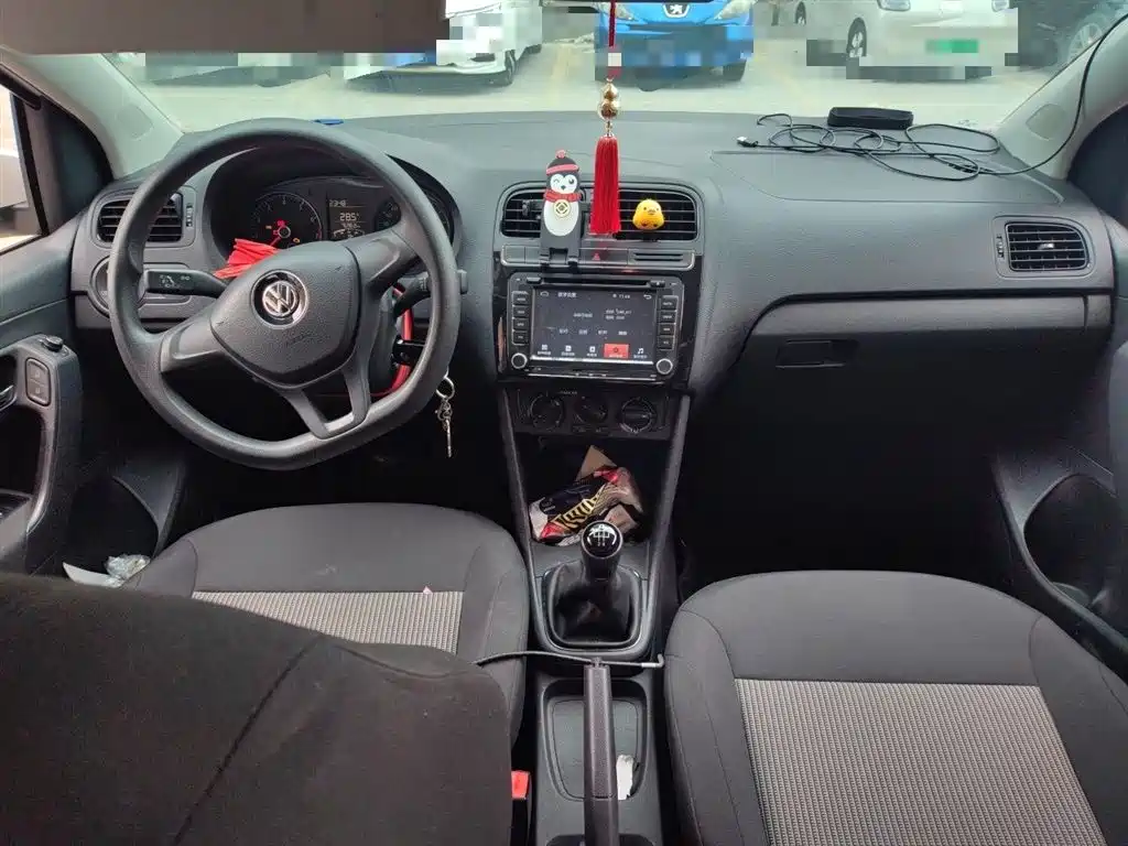 Volkswagen Polo 2016 1.4L Manual Trend фото 10
