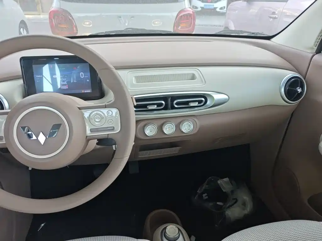 Wuling Motors Hongguang MINIEV 2026 2025 4-Door Advanced