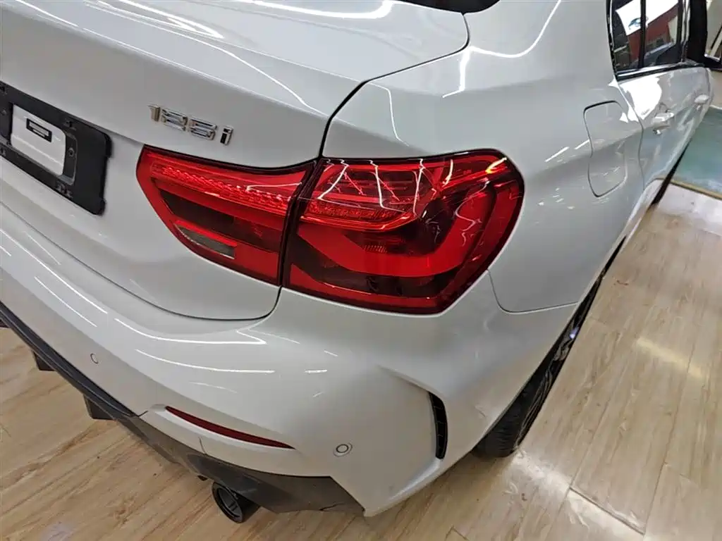 BMW 1-SERIES