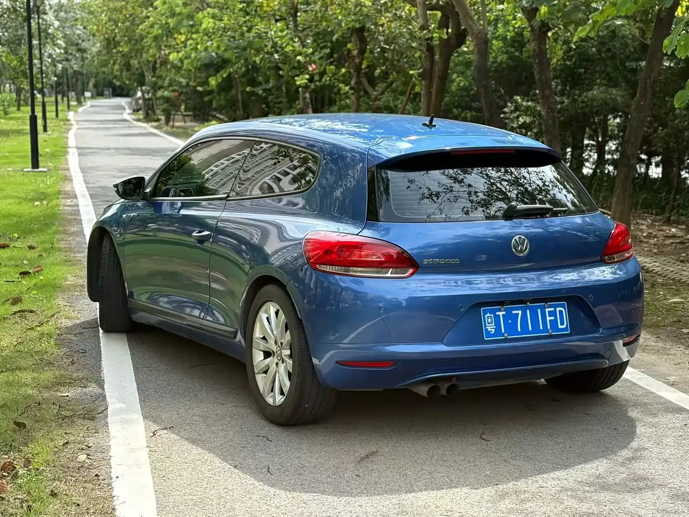 Volkswagen Scirocco 2011 1.4TSI Comfort фото 2