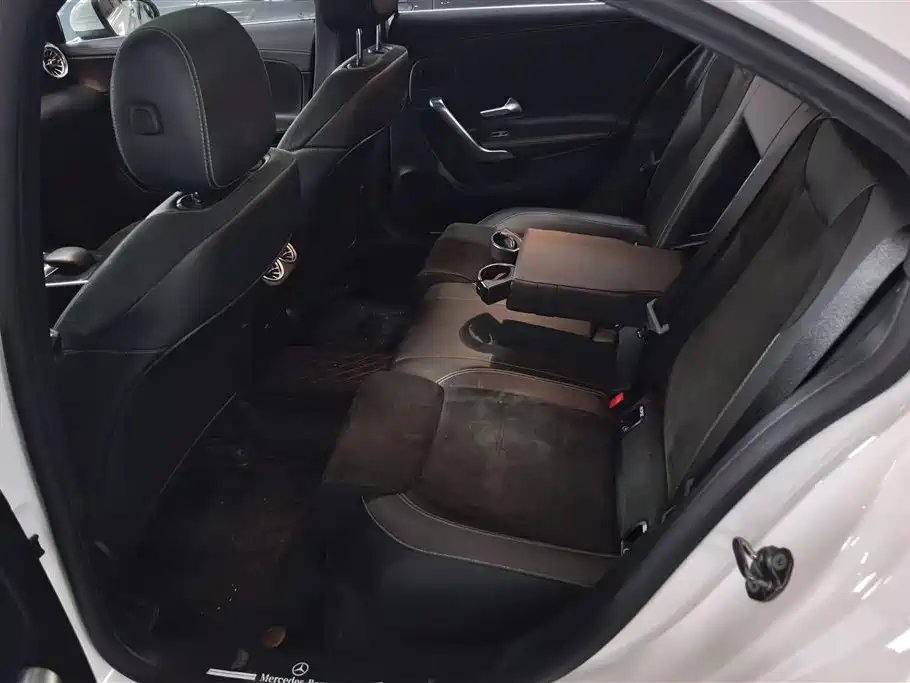 Mercedes-Benz A-Class 2019 A 200 L Sport Sedan фото 11