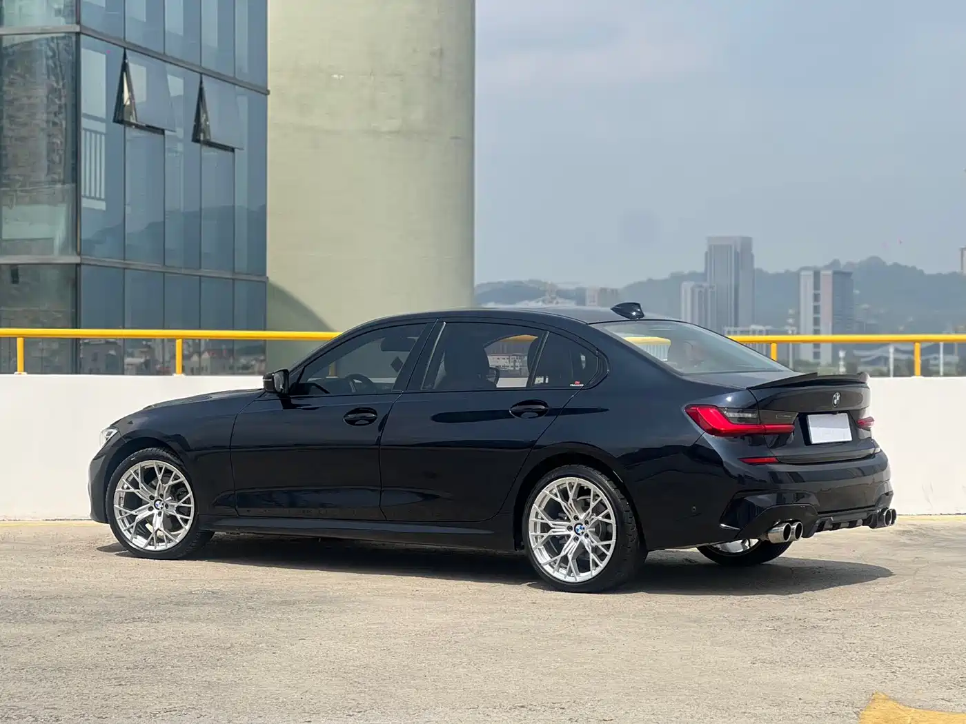 BMW 3 Series 2021 325Li M Sport Night Edition фото 4