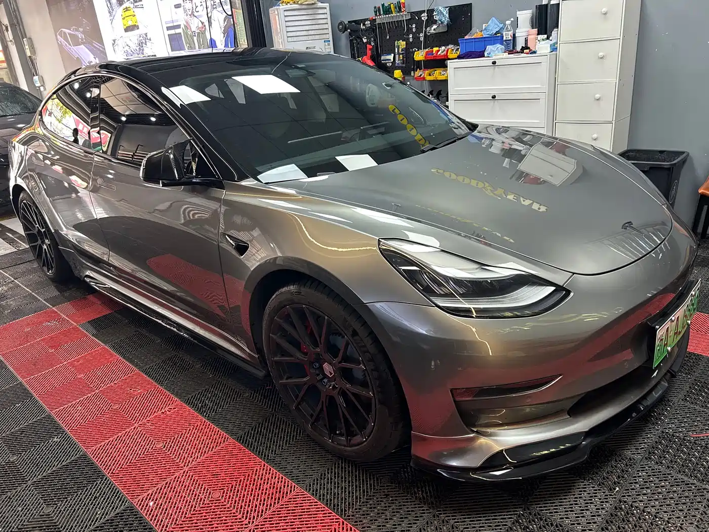 TESLA MODEL 3 (IMPORTED)