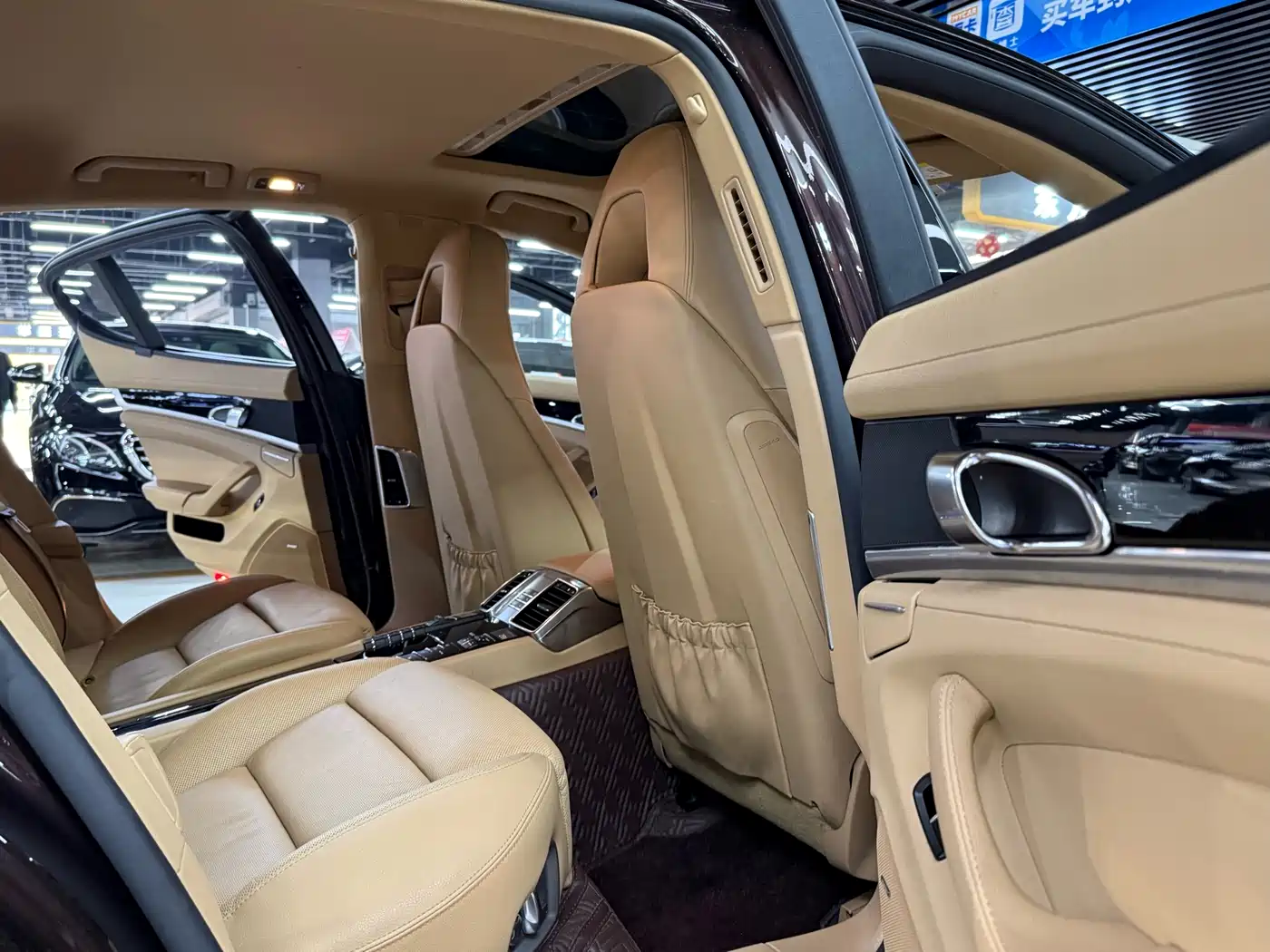 Porsche Panamera 2016 Panamera Edition 3.0T фото 17