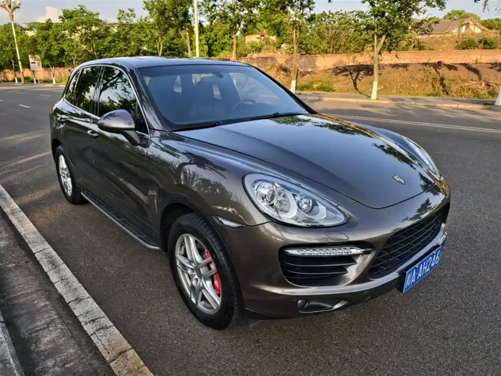 Porsche Cayenne 2011 Cayenne Turbo 4.8T фото 3