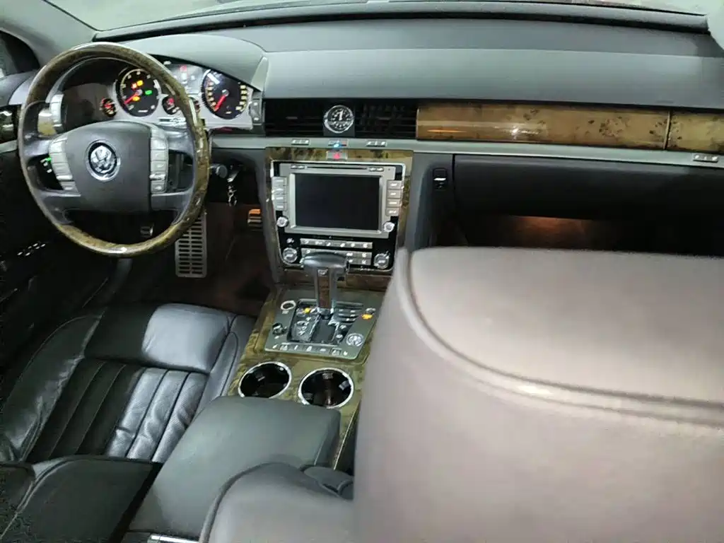 Volkswagen Phaeton 2012 2011 3.6L V6 5-Seater Extended Comfort