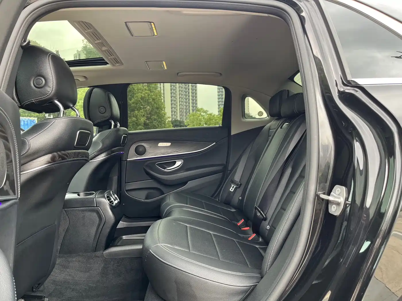 Mercedes-Benz E-Class 2016 E 300 L Sport Fashion Type фото 6