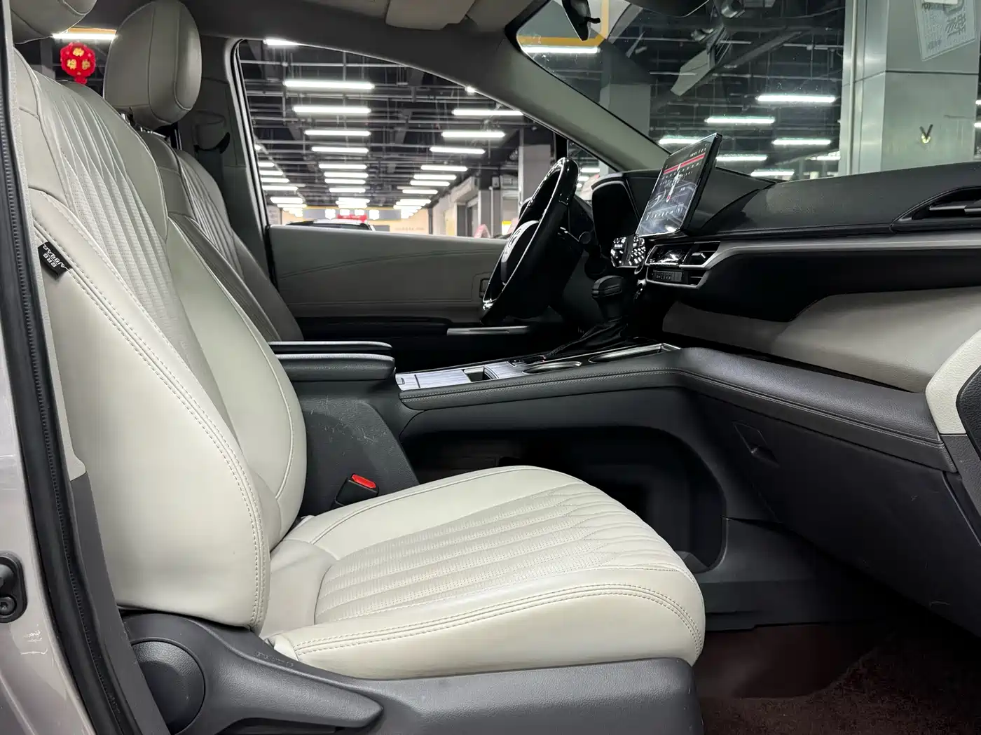 Toyota Sienna 2023 2.5L Hybrid Comfort Edition фото 16