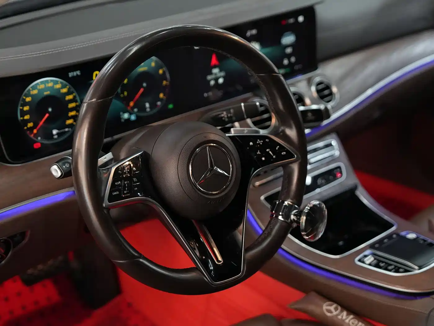 Mercedes-Benz E-Class 2022 E 260 L фото 11