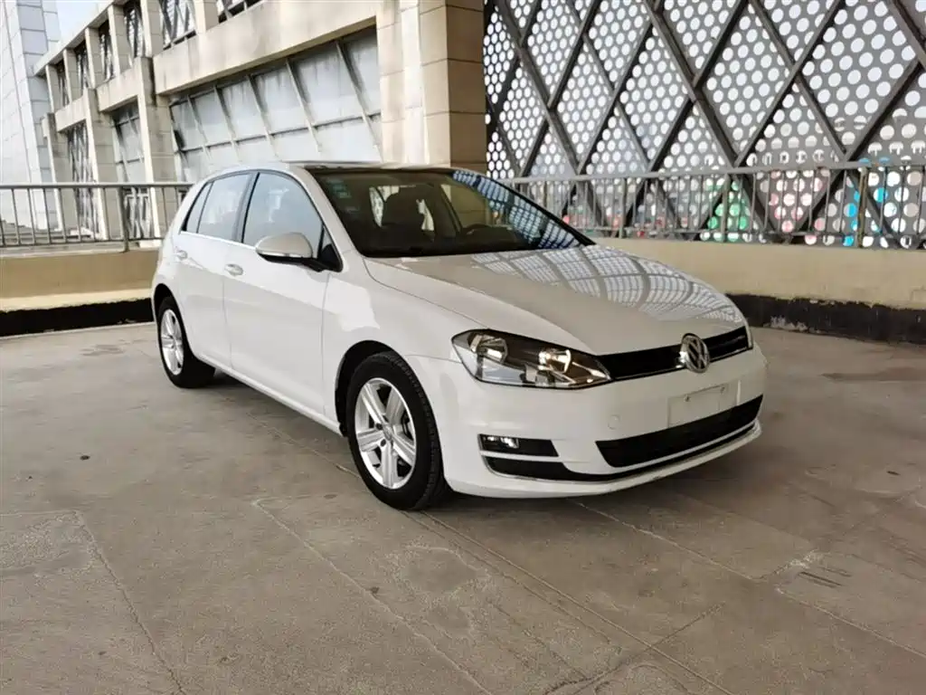Volkswagen Golf 2016 1.6L Automatic Comfort фото 4