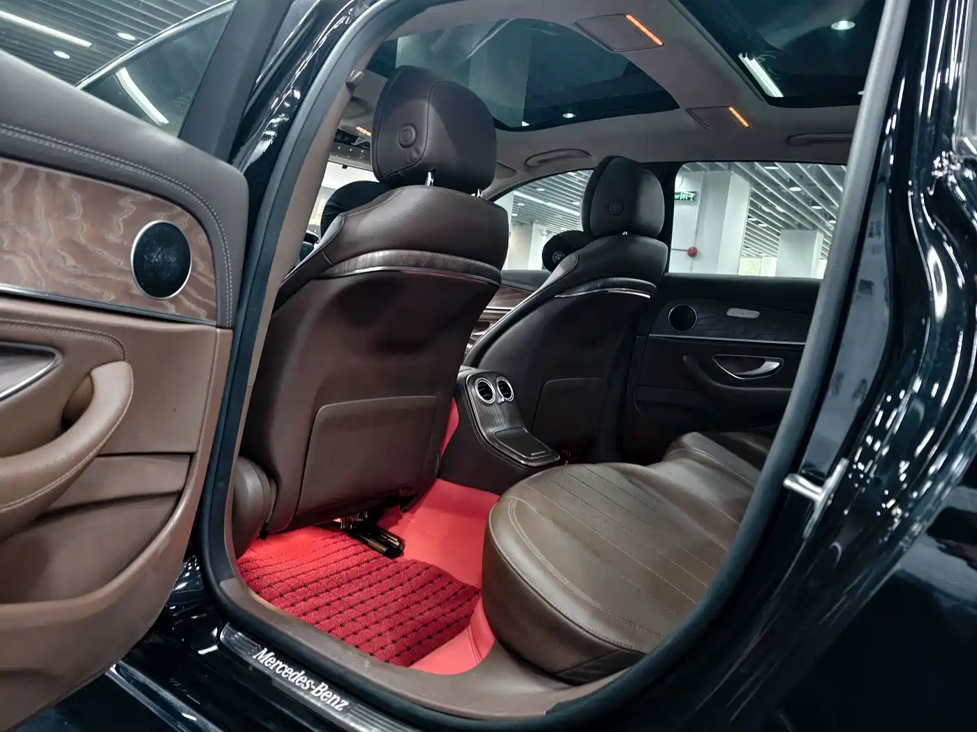 Mercedes-Benz E-Class 2022 E 260 L фото 20